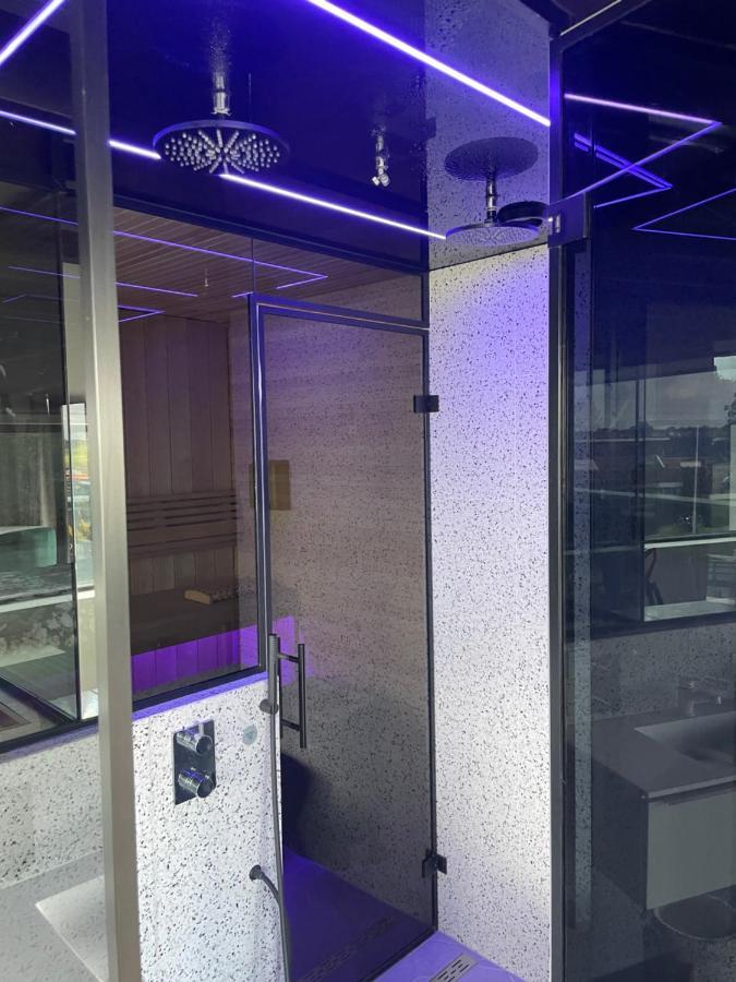 Above And Beyond - Luxe Suite Met Sauna En Stoomdouche Zaandam Exterior photo