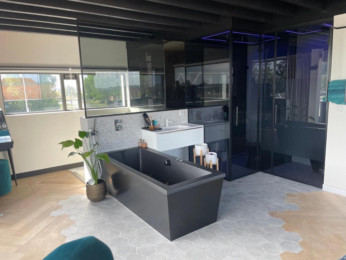 Above And Beyond - Luxe Suite Met Sauna En Stoomdouche Zaandam Exterior photo